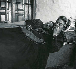 Teresa Proenza with Frida Kahlo, 1952