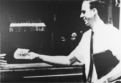 Oswald handing out leaflets in New Orleans